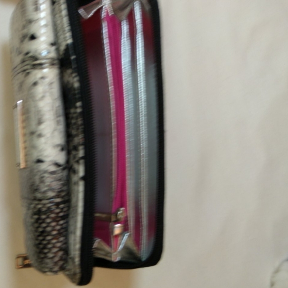 Billfold - Picture 2 of 4